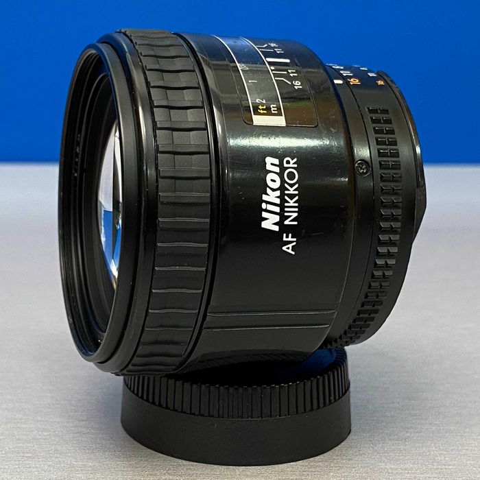 Nikon AF Nikkor 85mm f/1.8 D