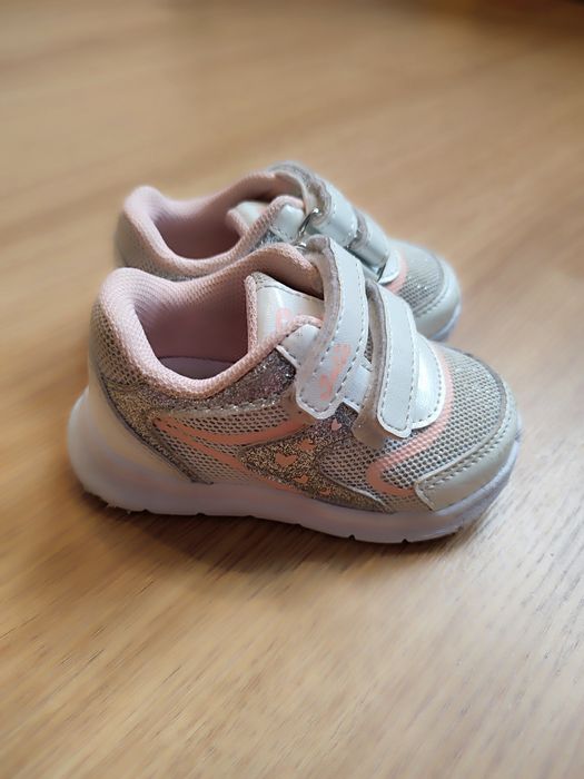 Sapatos Chicco criança tamanho 19