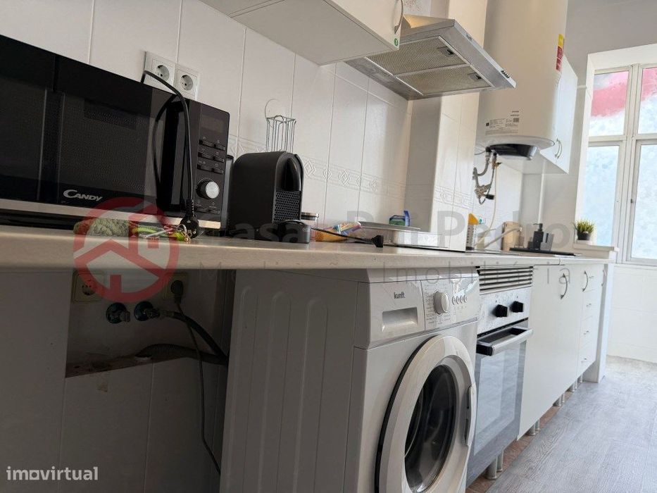 Apartamento T4 remodelado, a 5 minutos do metro do Laranjeiro, Almada