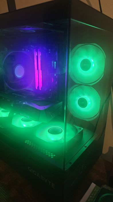 PC Gaming Gigabute Ryzen 7 5700X 32GB DDR4 RX 6650xt