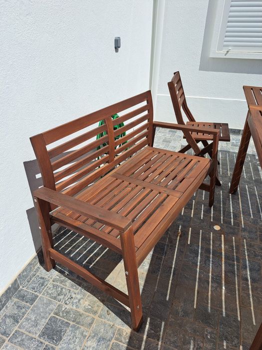 Mesa de madeira para jardim
