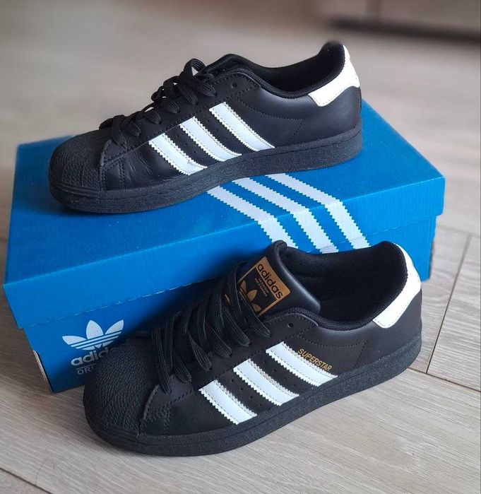 Adidas Superstar