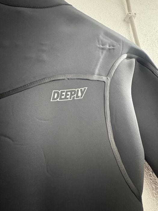 Fato de Surf DEEPLY 3/2 mm Tamanho S – Bom Estado