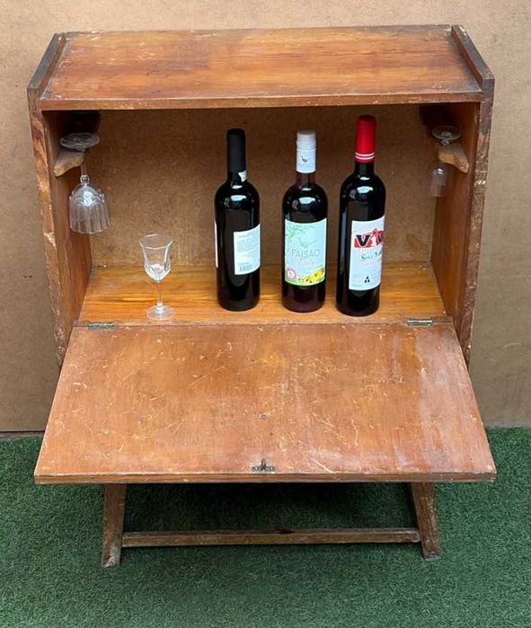Movel bar para restauro (pintura) Altura 85X64X33 cm