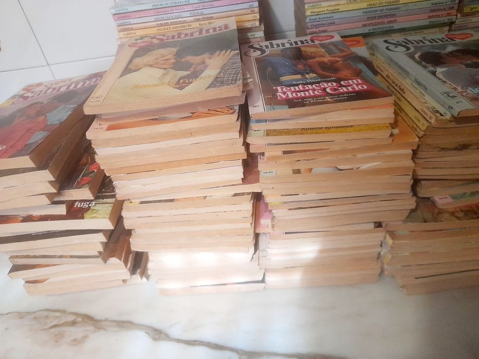 Conjunto de 350 Livros Sabrina Diversos