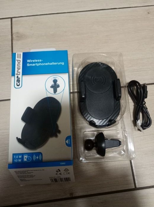 Тримач із функцією бездротової зарядки Fast Charge .