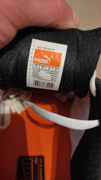 Продам кросівки    .