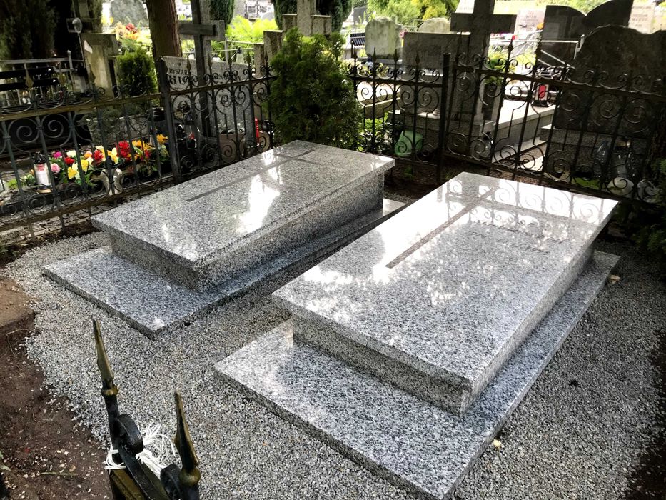 NAGROBEK POMNIK granitowy SARKOFAG Bryła  z Montażem