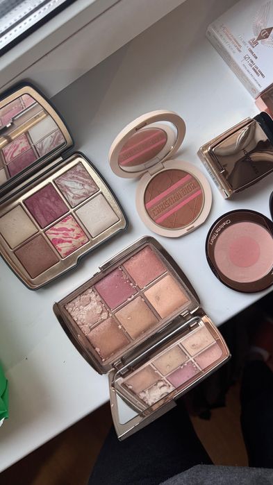Палетка hourglass пудра румʼяна dior charlotte tilbury Patrick ta