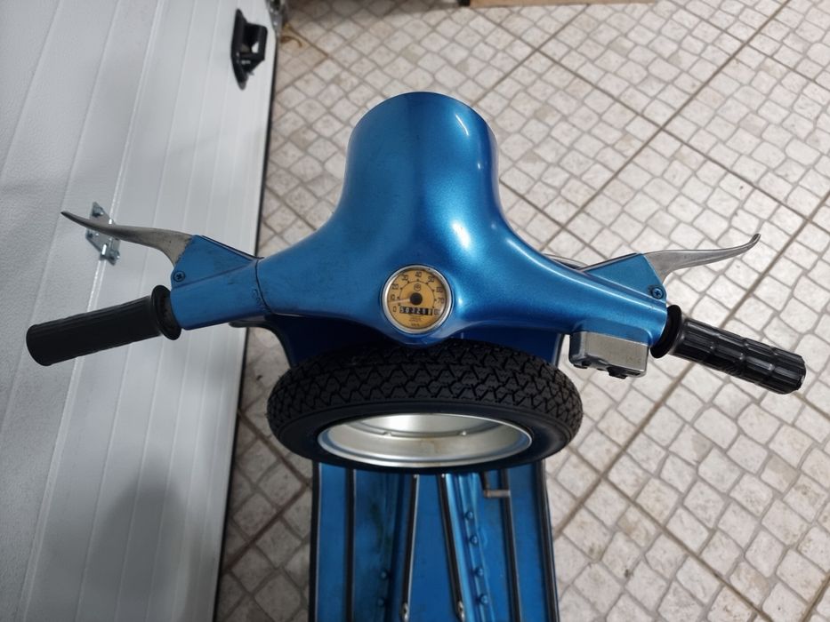 Vespa 50s em bom estado