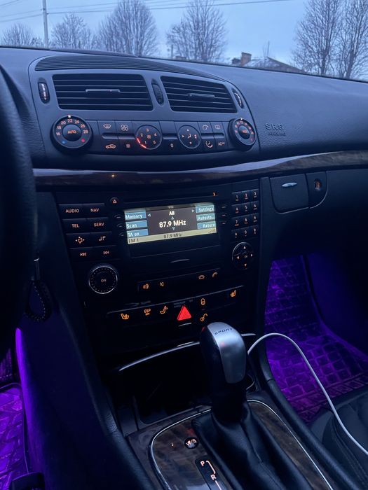 Продам статусний автомобіль Mercedec-Benz W211