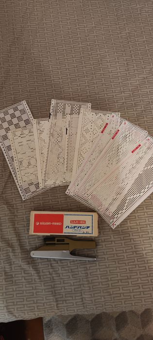 В'язальна машина silver Reed SK 700 5 клас, відстань між голками 4.5 м