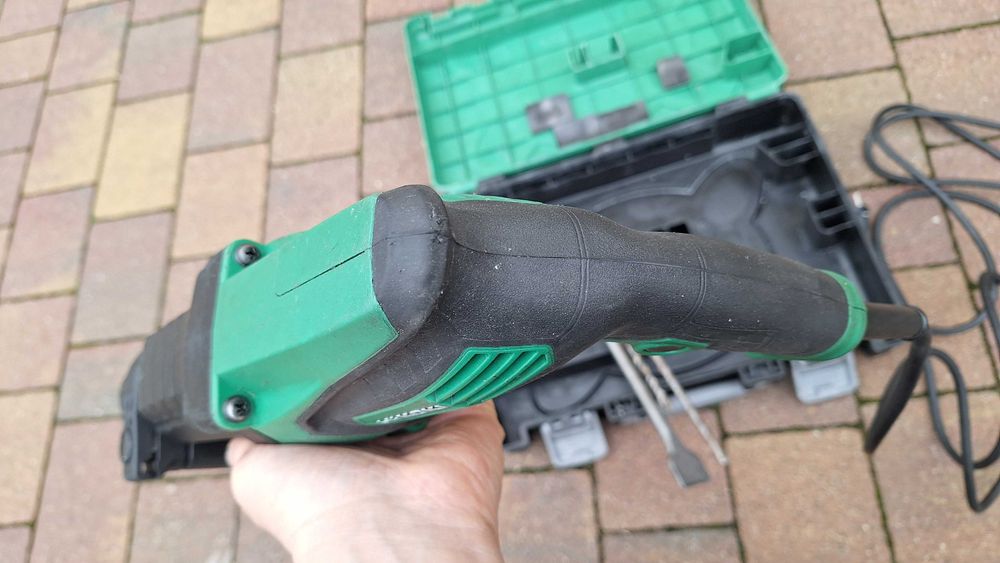 Młotowiertarka Hikoki  DH 26PC 830W 3,2J + dłuto