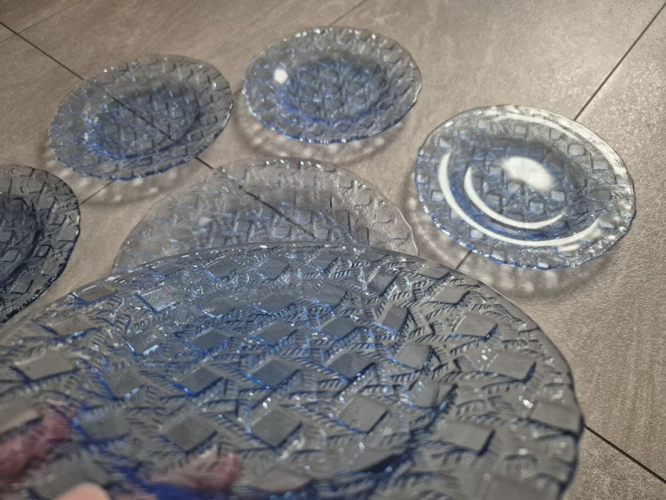 Zestaw talerzy PRL Ząbkowice plecionka kratka koszyczek niebieskie PRL