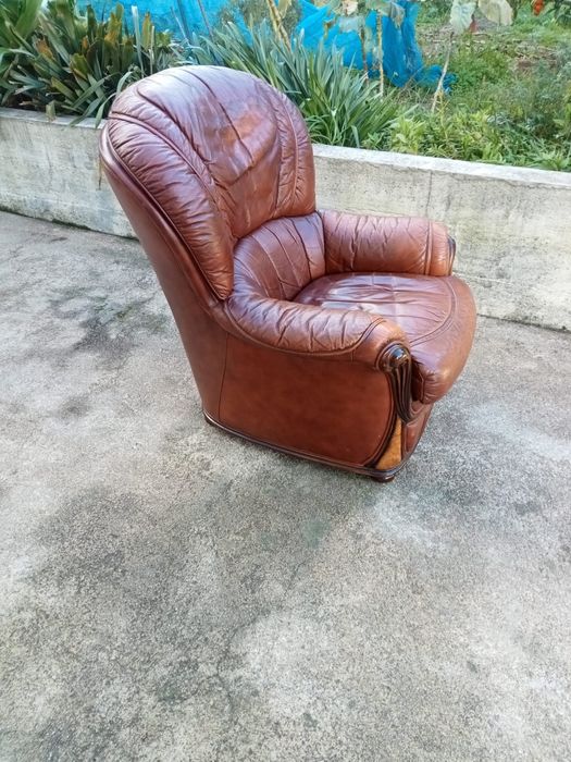 Poltrona castanha