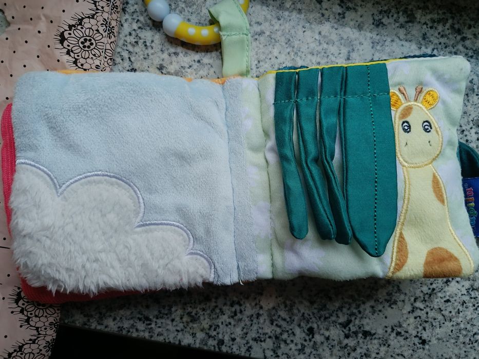 Książeczka edukacyjna  od 6 m-cy