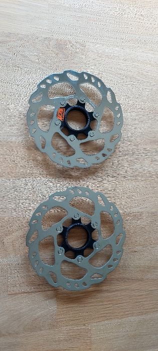 Guiador, discos travão estrada Carbono FSA. Par de discos 160 mm cente