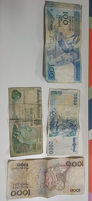 Notas diversas escudos