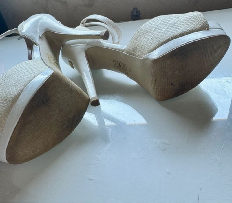 Sandalias Guess como novas