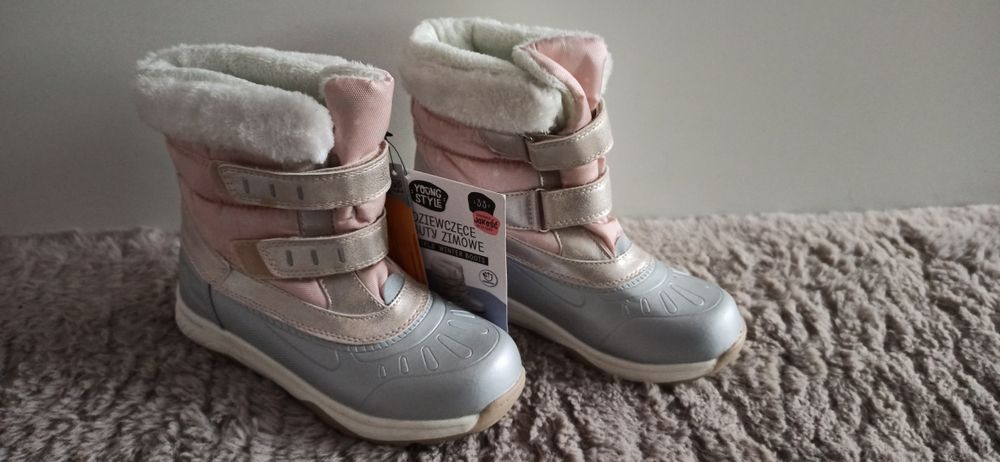 Nowe zimowe buty 33