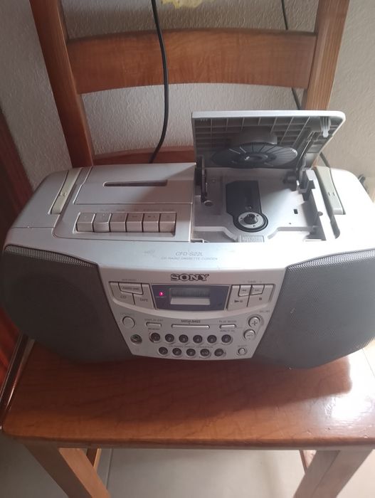 Radio Sony, bom estado