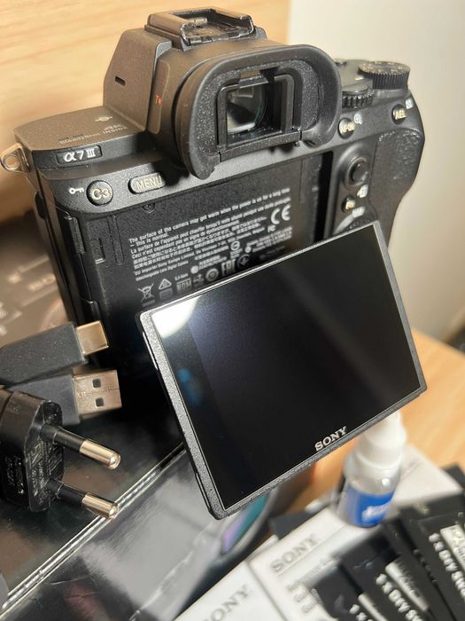 Sony ILCE-7M3 - Sony Alpha 7 III + acessórios adicionais