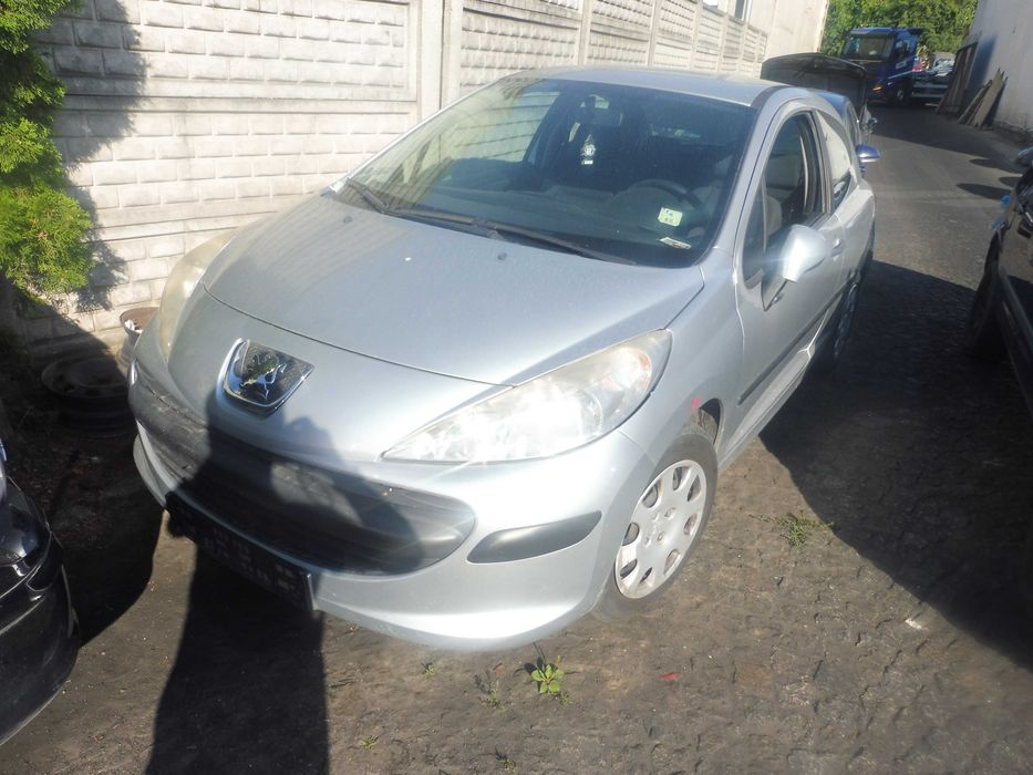 Peugeot 207  na części maska zderzak drzwi błotnik