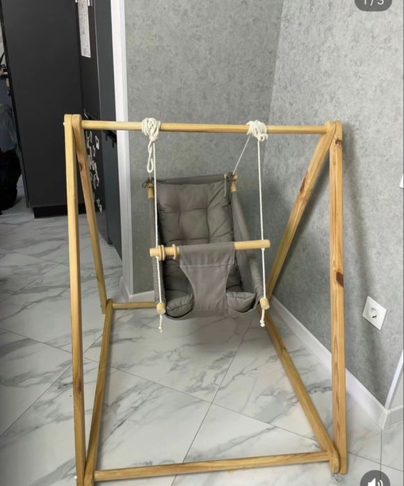 Гойдалка в гарному стані