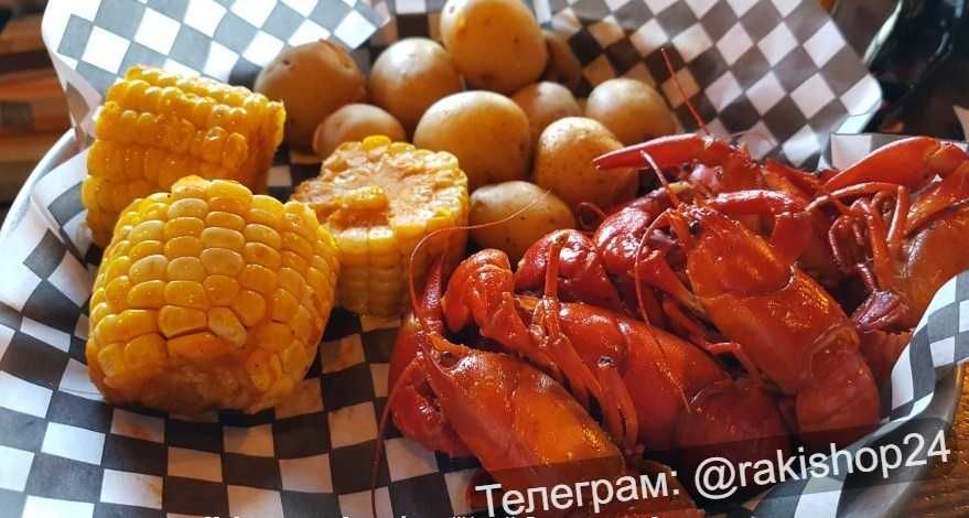 Доставка варених та живих ікряних раків.