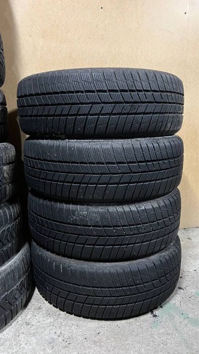 Комплект зимової гуми 215/60/17 Barum