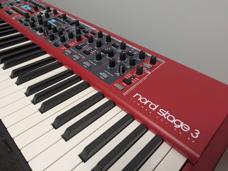 Nord Stage 3 HA88 + case