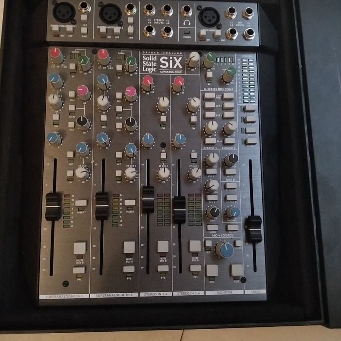 SSL Six - Mesa misturacomo nova