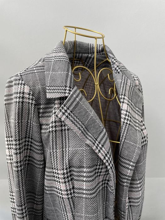 піджак в клітинку на підплічниках