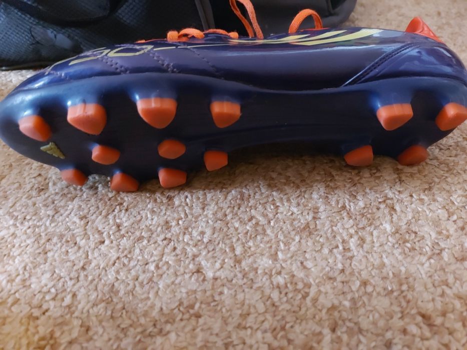 Chuteiras oficiais da adidas (F50)