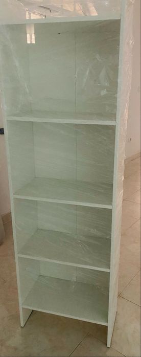 Estante IKEA como nova