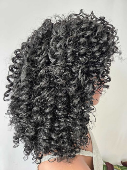 Perucas novas cheias de estilo