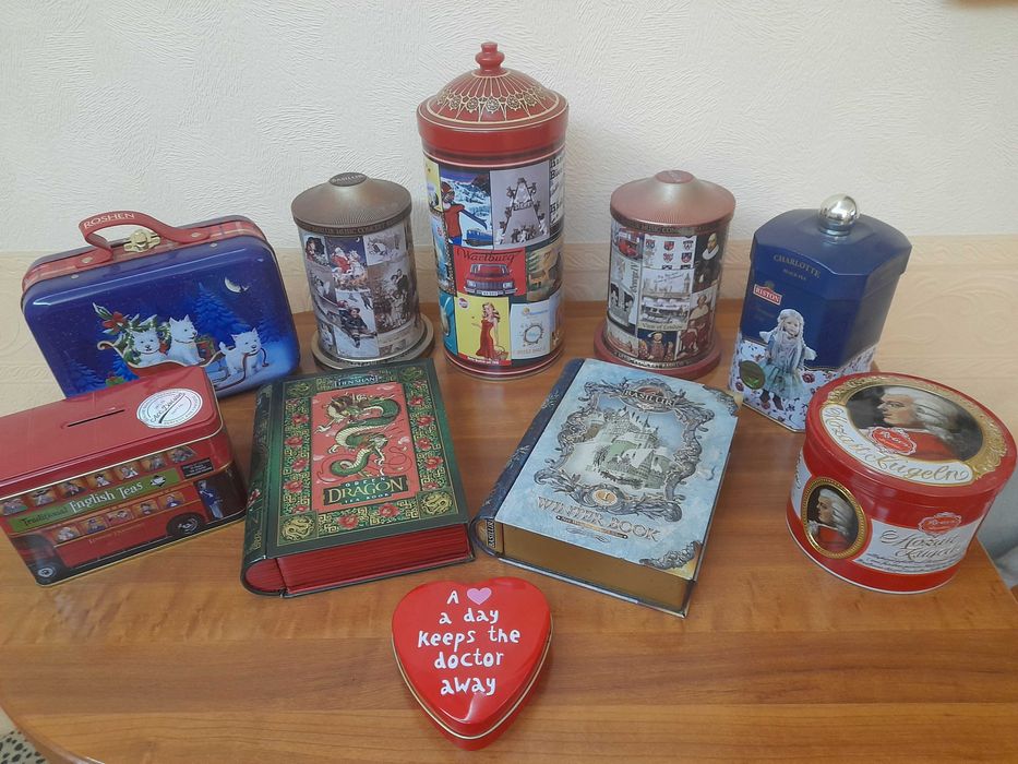 Жестяная коробочка б/у