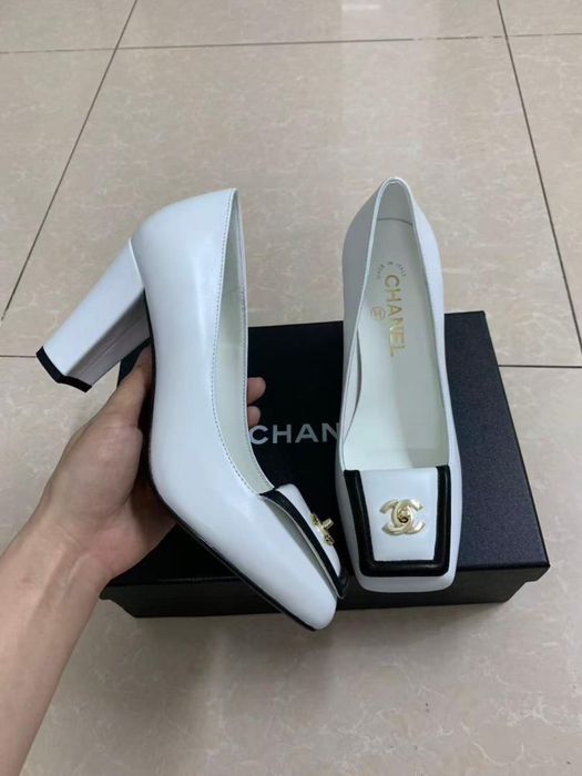 Czółenka Chanel black suede