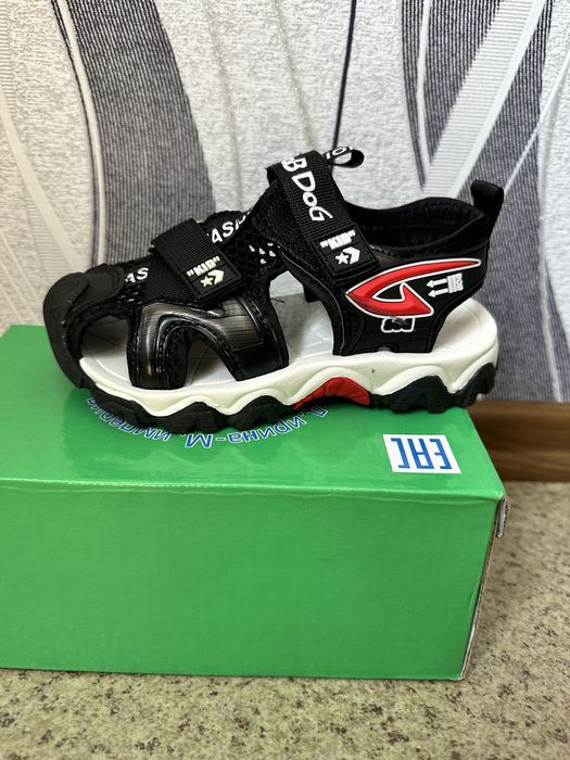 Босоножки на мальчика 29см.