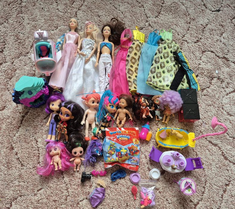 Лот іграшок для дівчинки