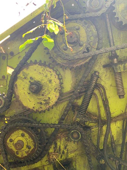 Прес підбирач рулонний Claas Rollant 44