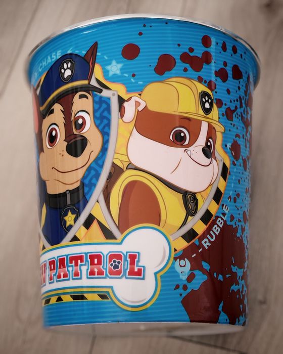 Kosz na śmieci z motywem z bajek