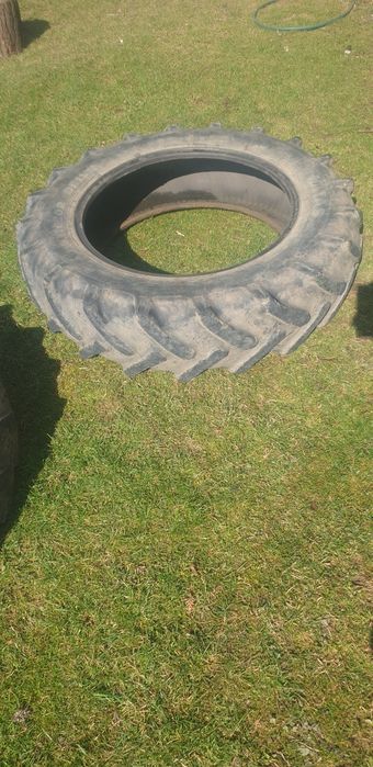 Opony do ursusa c330 12.4-28 Opona cultor 12.4-24

Opona mitas z prawe