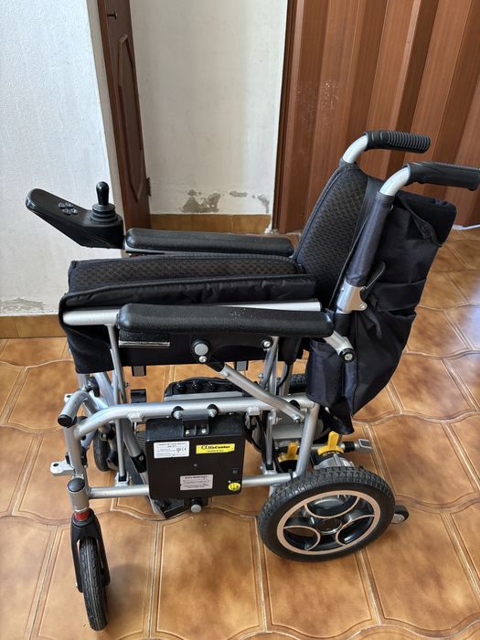 Cadeira de rodas eletrica
