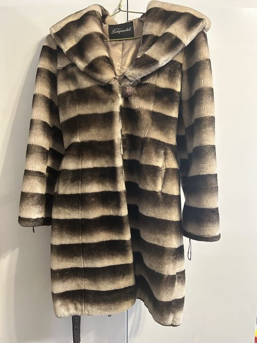 Шуба мутонова натуральна