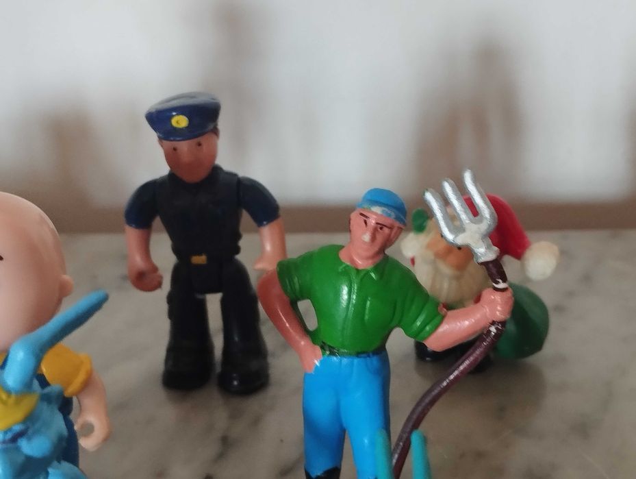 Figuras colecionáveis.