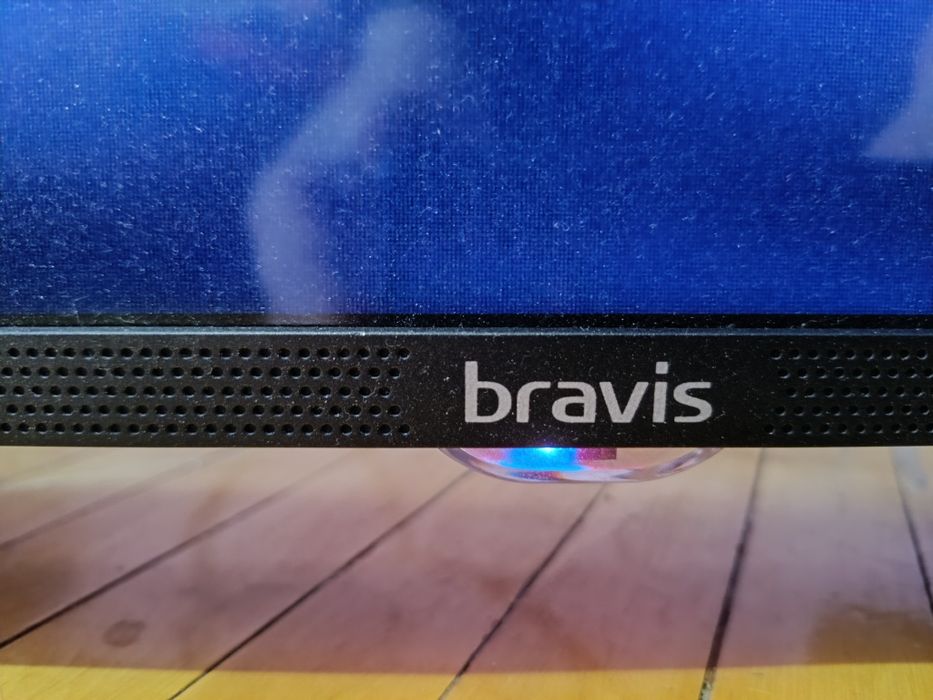 Телевизор Bravis 43дюйма смарт ТВ
