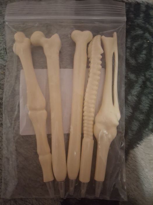 5 długopisów w kształcie kości