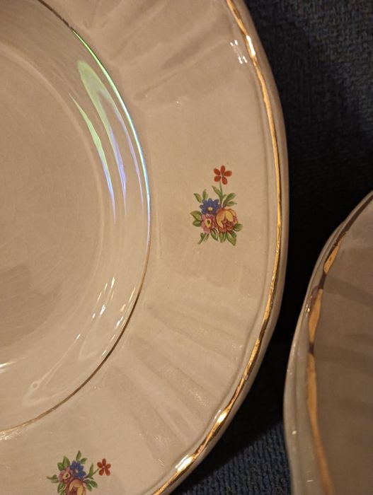 Conjunto de cerâmica /  loiça: 9 pratos antigos Vintage*