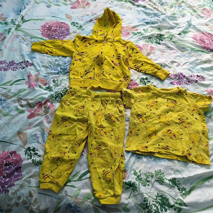Komplet chłopięcy Pikachu 98
